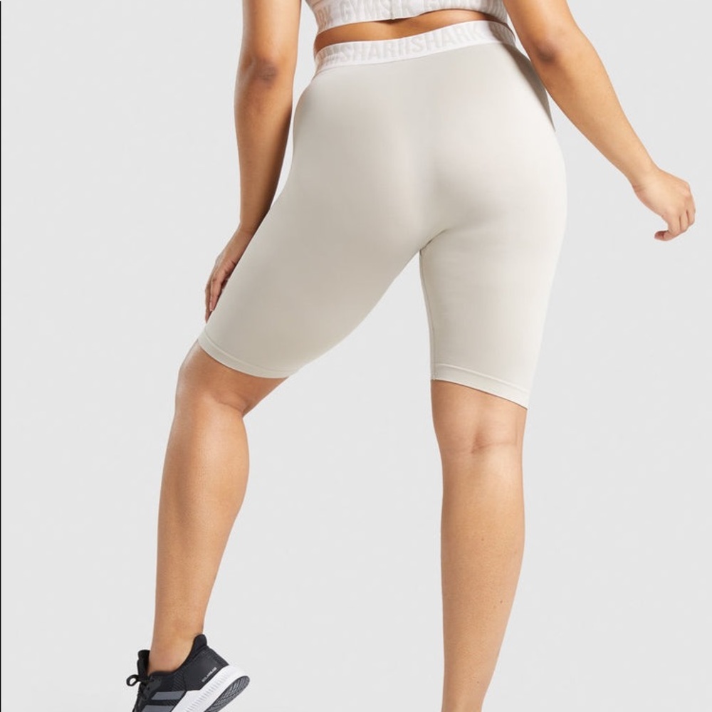 Gymshark Fit Seamless Cycling Shorts Size Medium Size Large - Picture 9 of 9